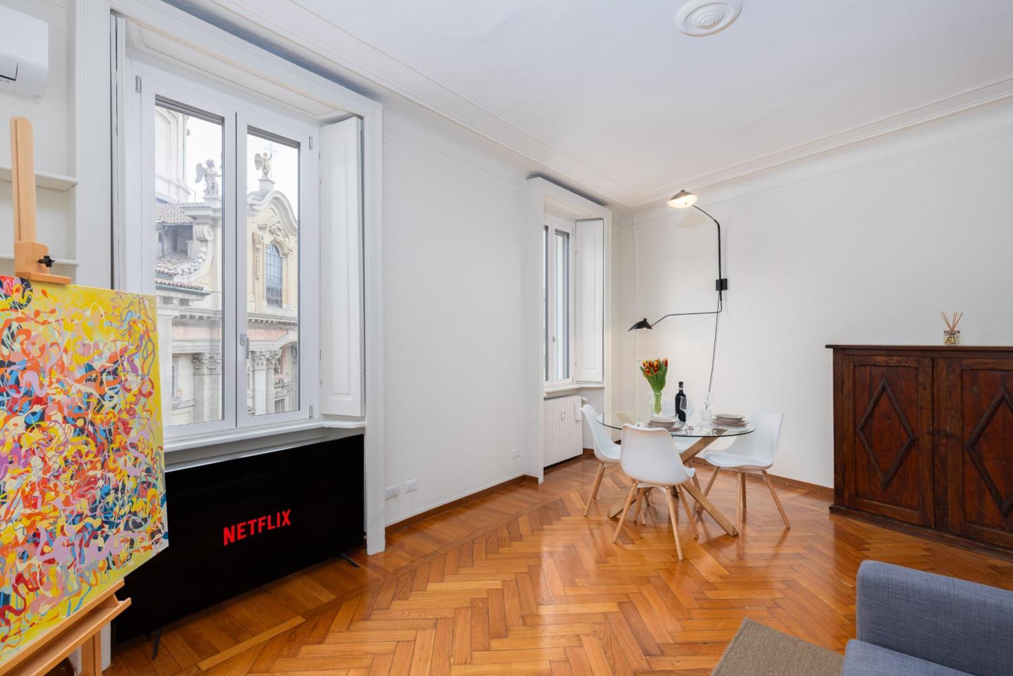 Living Uniqc Apartment - Duomo Milan Bagian luar foto